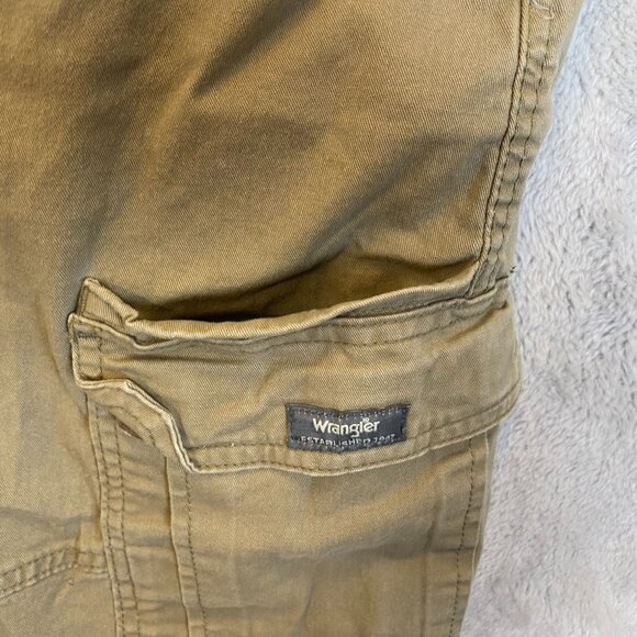 Wrangler Mens Khaki Cargo Shorts Size 48 Cotton Blend Durable - Picture 10 of 13